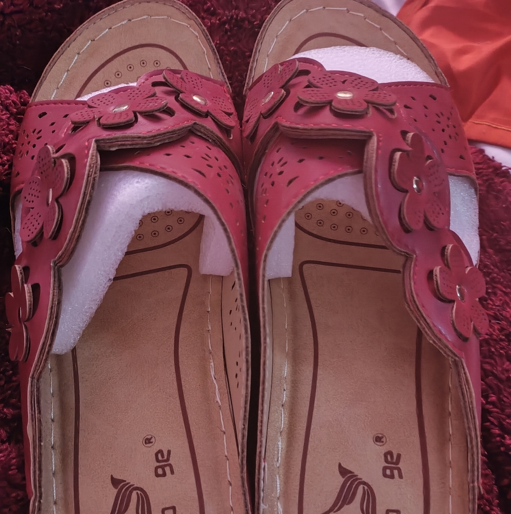 Floral Red Women's Sandals 8.5